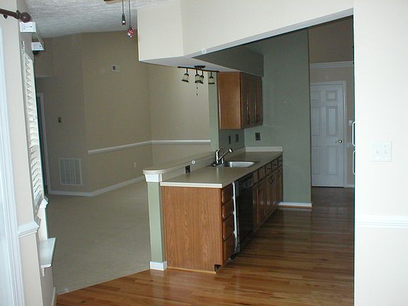 2nd image of 707 Harvest Run Dr Unit 301A