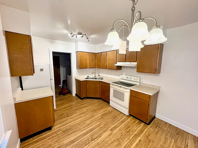 411 E Plum St #1 — Photo 5