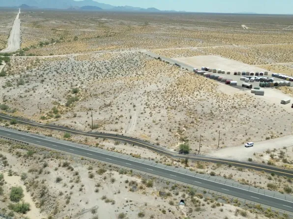 15000 S Frontage Rd, Yucca, AZ 86438
