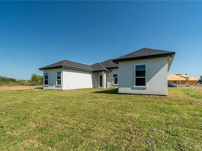 2804 Magnolia Dr E — Photo 13