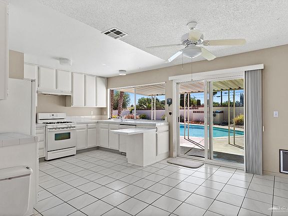 3rd image of 39162 Willowvale Rd
