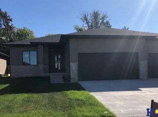 9842 S 80th St, Lincoln, NE 68516