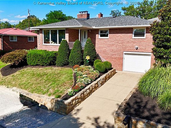 2nd image of 1934 Bona Vista Dr