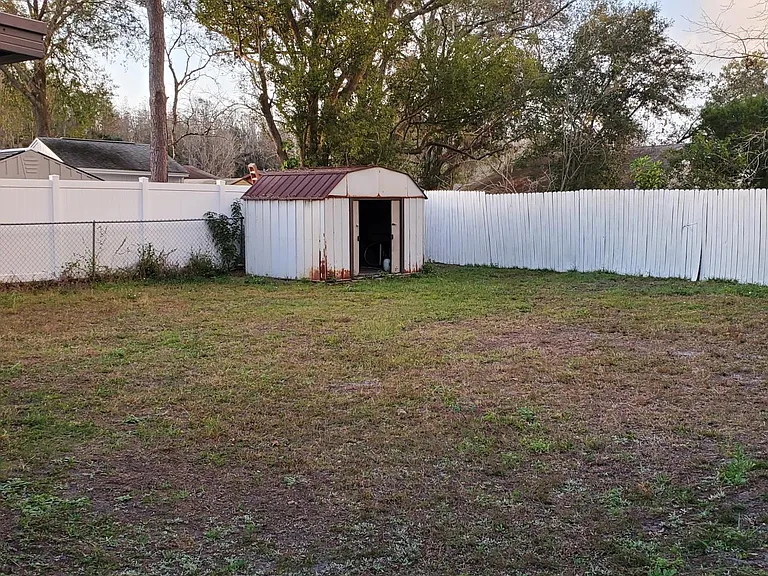 3221 Saddlebrook Ave — Photo 9