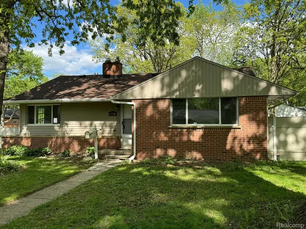 27754 Red Leaf Ln, Southfield, MI 48076