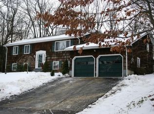 26 Driftway Point Rd, Danbury, CT 06811