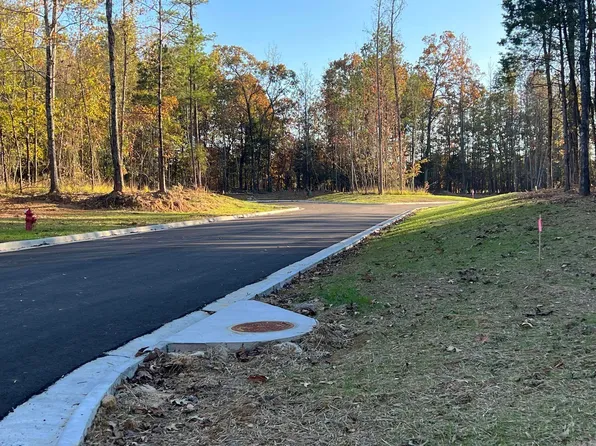 321 Devoe Bend Dr, Maumelle, AR 72113