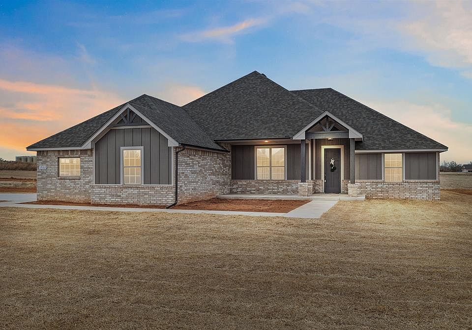 1st image of 1922 E Ranch Ln