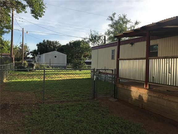 4th image of 5825 Atlantic Dr