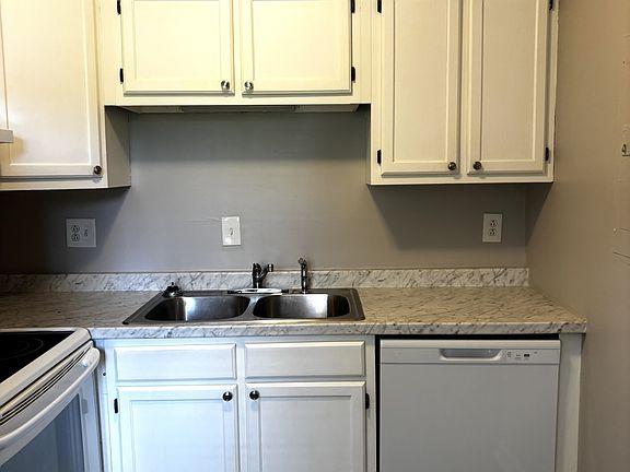 3rd image of 2733 Jersey Ave #B302-1