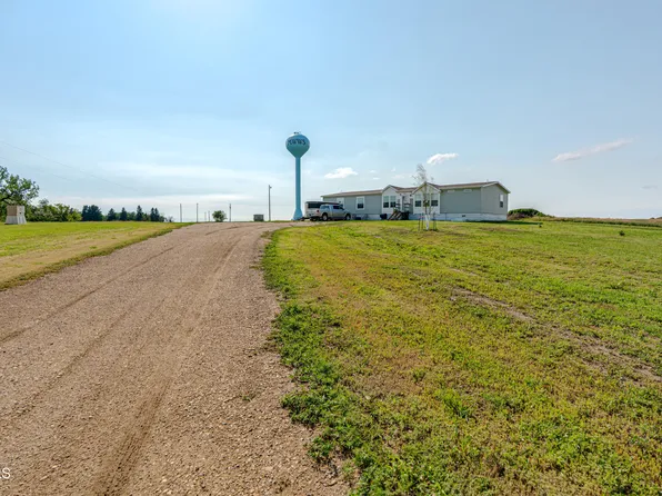 4493 Wrangler Rd, Mandan, ND 58554