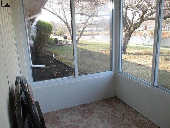 3rd image of 385B Chatham Ct #385B