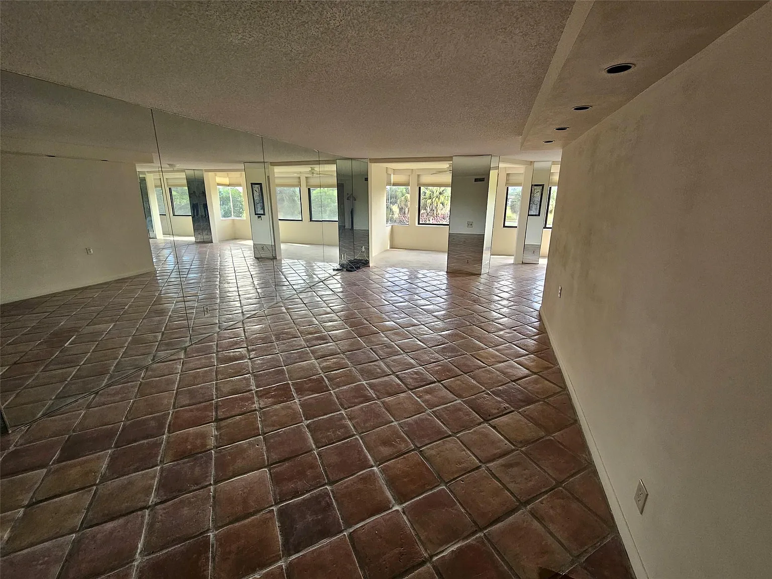 2 bed, 2.0 bath, 1434 sqft, $2,200 — Photo 4