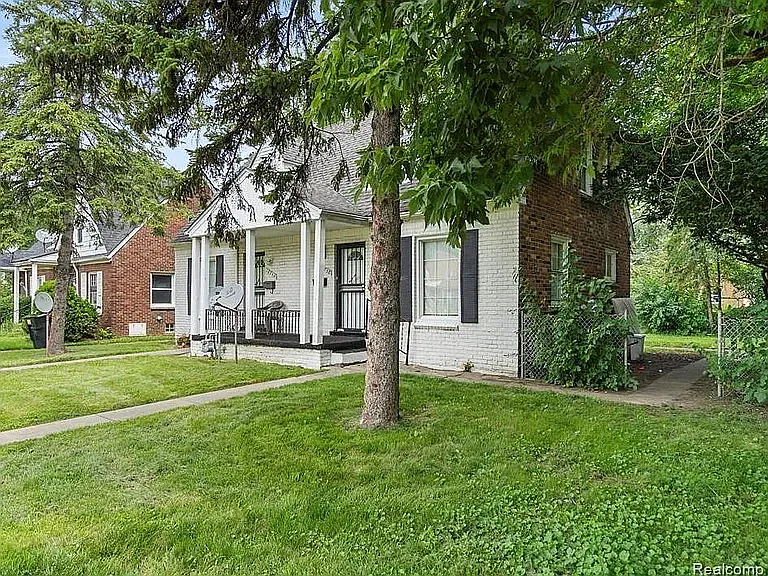 2 bed, 800 sqft, $1,100 — Photo 2