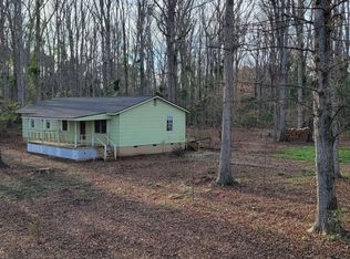 74 Wolfskin Rd, Arnoldsville, GA 30619