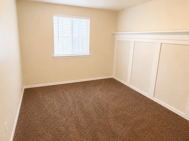 1703 W Tree Ln — Photo 10
