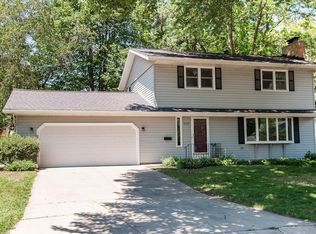 2237 Vanir Ct NW, Rochester, MN 55901