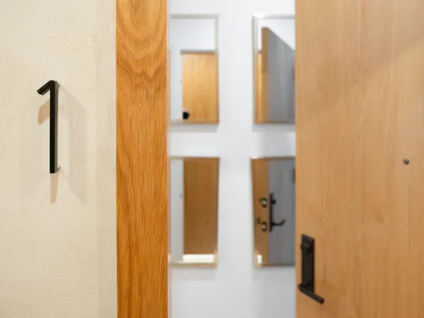 19 North Henry Street image 9 of 37