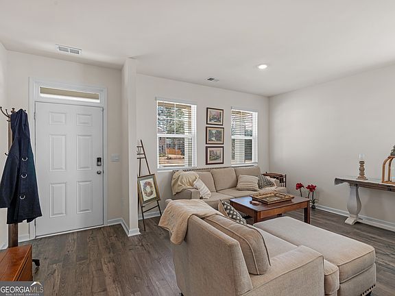 4th image of 608 Kimberwick Dr