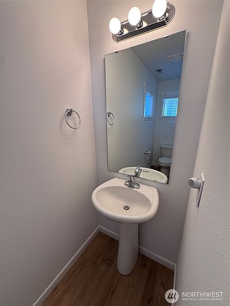 3rd image of 1171 Swan Loop