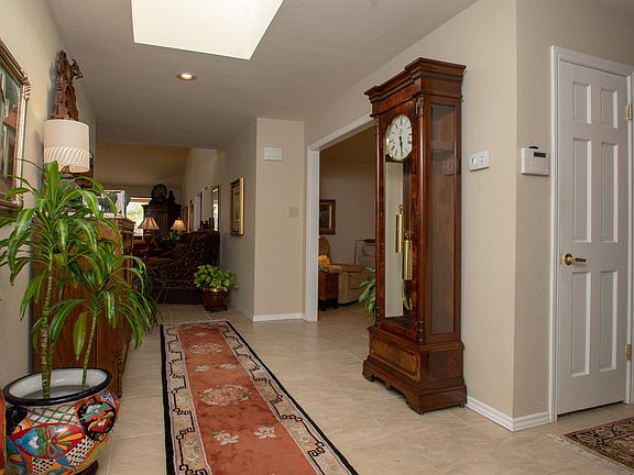 4th image of 1035 Los Jardines Cir
