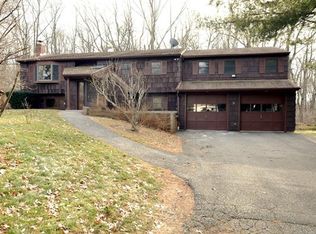 20 Round Table Rd, New Milford, CT 06776