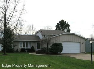 301 Deepwood Ln, Amherst, OH 44001