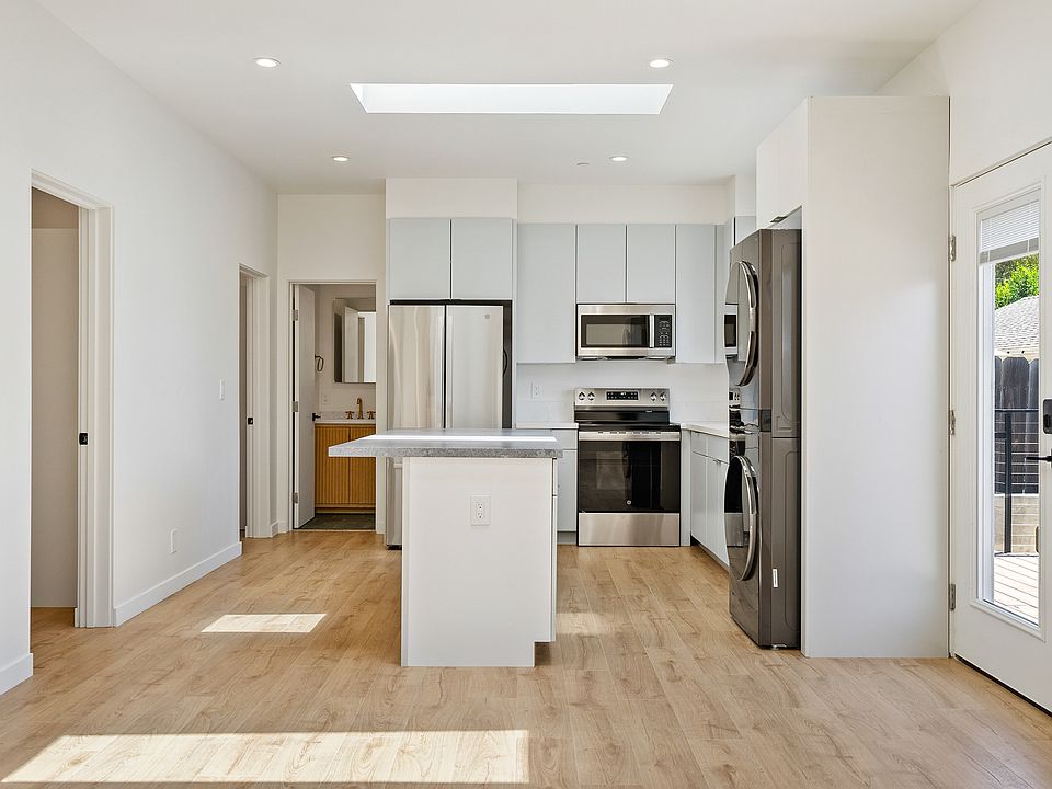 1st image of 325 Cerro Romauldo Ave