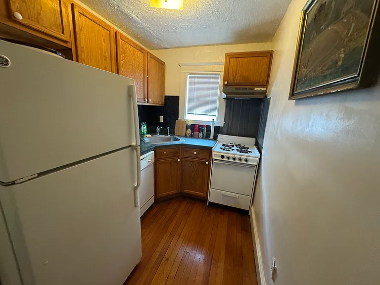 42 W Baltimore St #18 — Photo 5