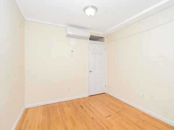 2162 Brown Street image 7 of 14