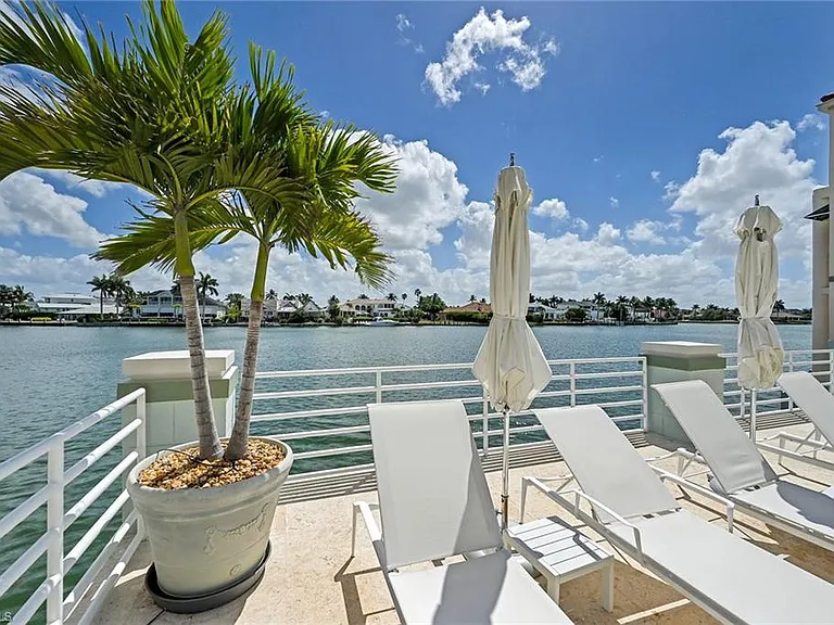4560 Gulf Shore Blvd N #3-213 — Photo 1