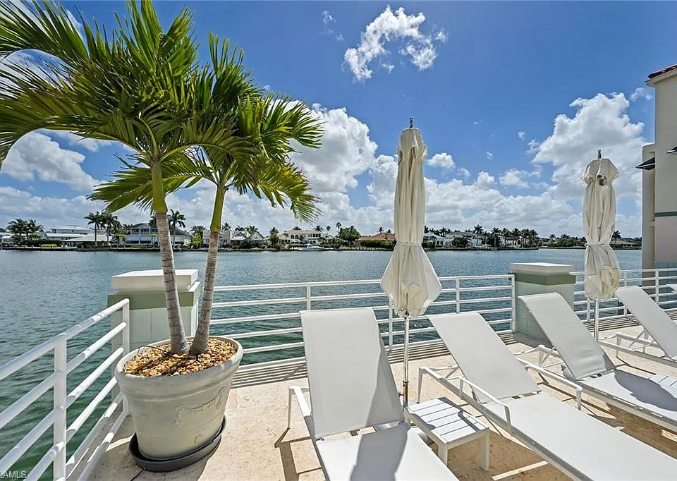 4560 Gulf Shore Blvd N #3-213