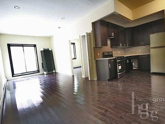 4th image of 3059 Crescent St APT 1F