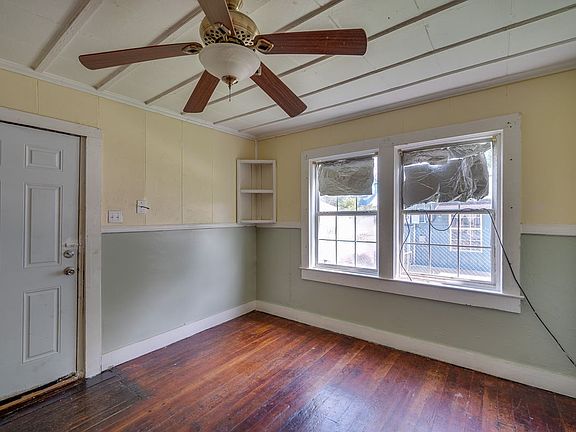 4th image of 224 N Van Ave