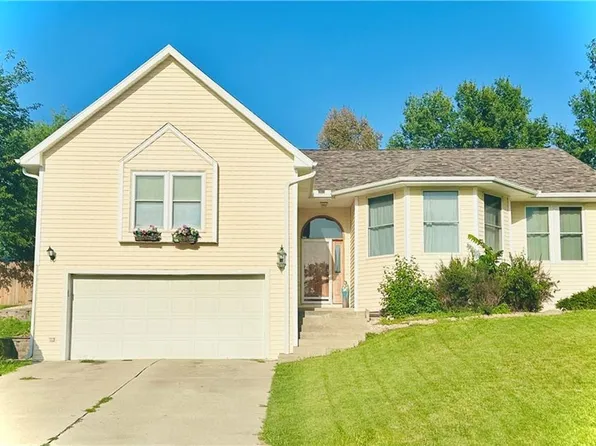 805 Birchwood Cir, Maryville, MO 64468