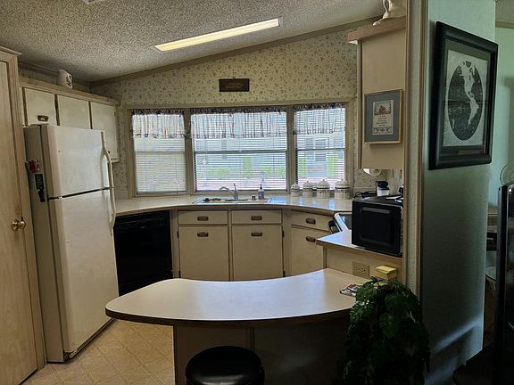 5th image of 19583 Woodfield Cir #99