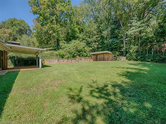 2nd image of 83 Oleander Dr