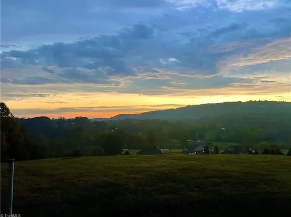4 Topview Dr, Moravian Falls, NC 28654