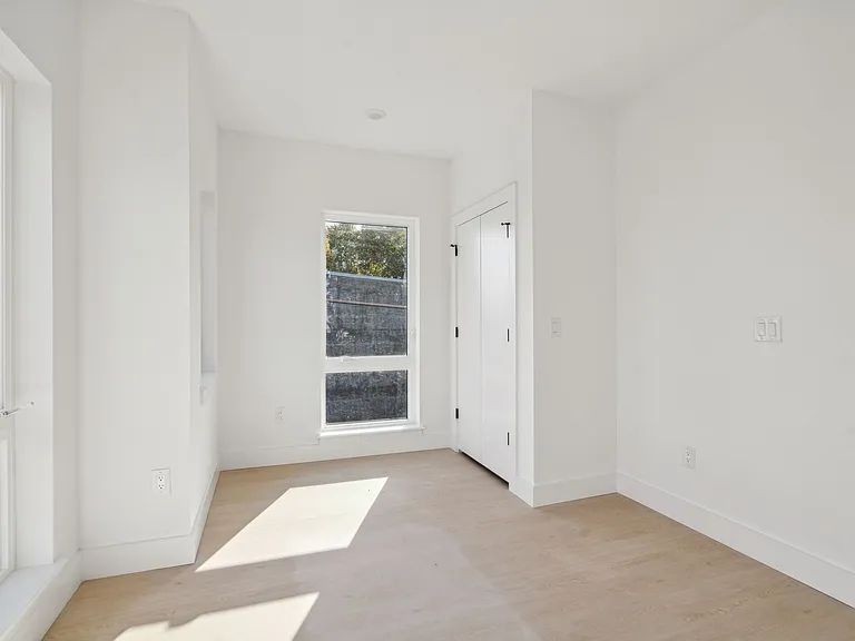 2402 W Montgomery Ave #4 — Photo 4