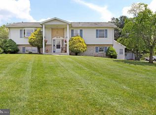 2908 Smoketown Rd, Fayetteville, PA 17222