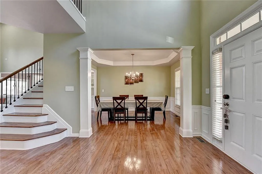 6 bed, 4.0 bath, 4523 sqft, $3,500 — Photo 4