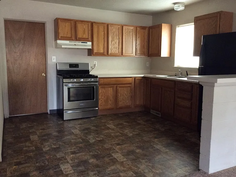 114 S Williams Ave — Photo 3
