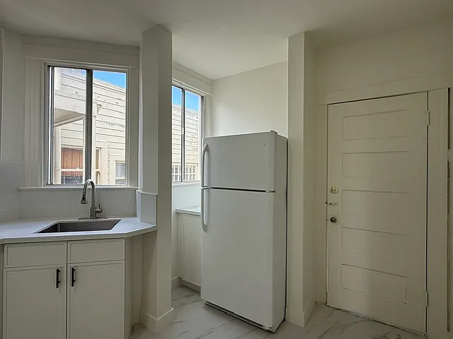 1 bed, 656 sqft, $3,850 — Photo 3