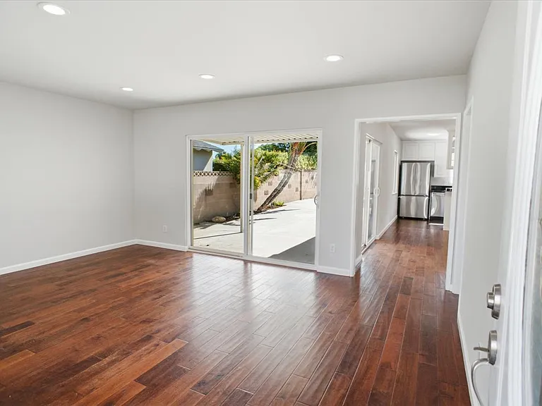 7737 Minstrel Ave — Photo 1