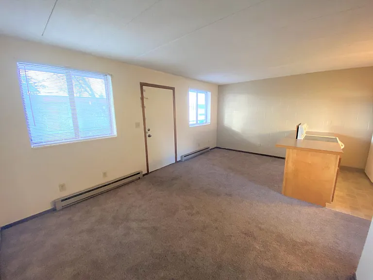 422 N Cedar Ave — Photo 13