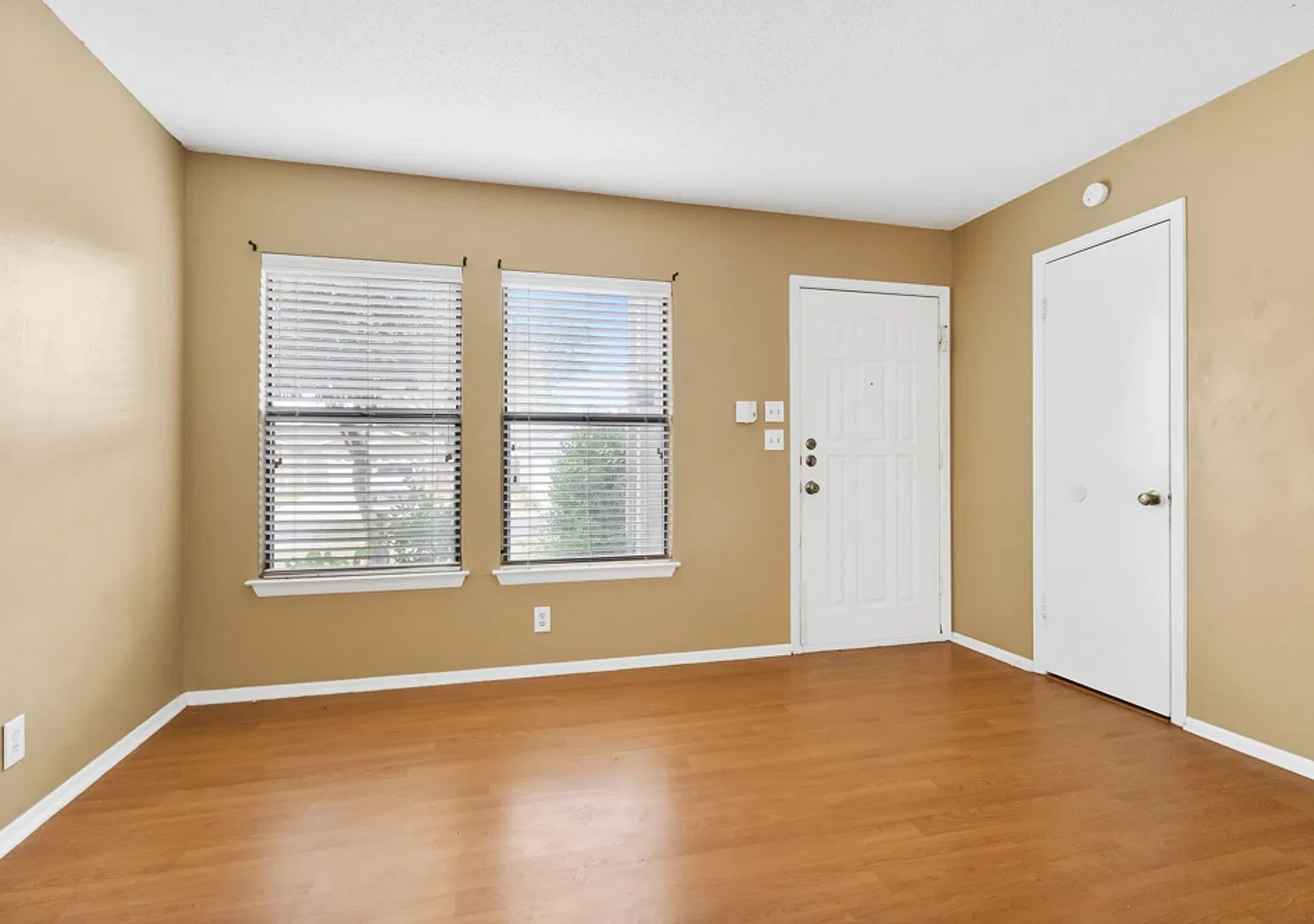3-bedroom, 2.5 bathroom located in Northwest Crossing Subdivision — Photo 4