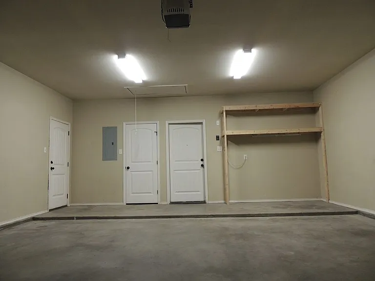 3221 Marksburg Ave — Photo 25