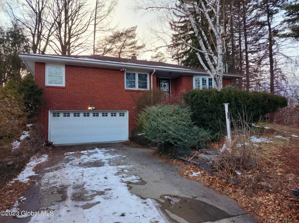 44 Marinello Terrace, Albany, NY 12209