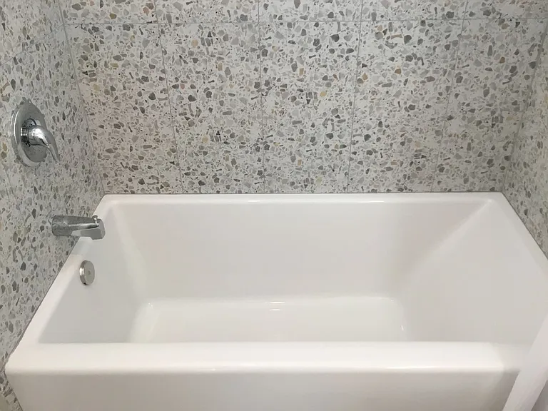 COMPLETELY REMODELED TOWNHOUSE FOR RENT — Photo 19