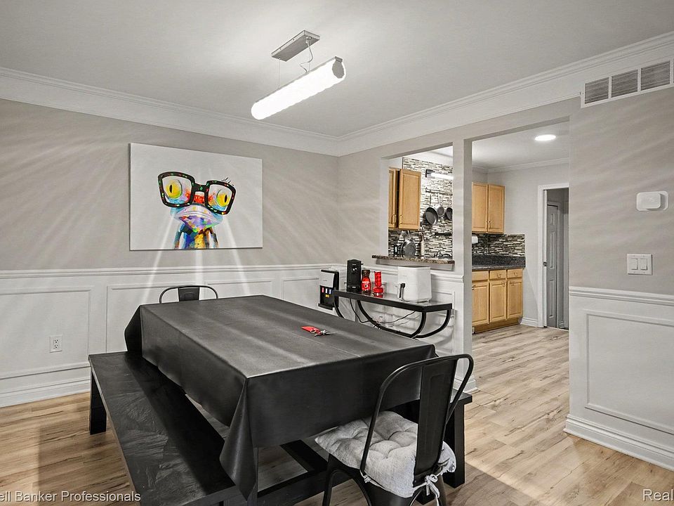 237 Barrington Cir, photo 4